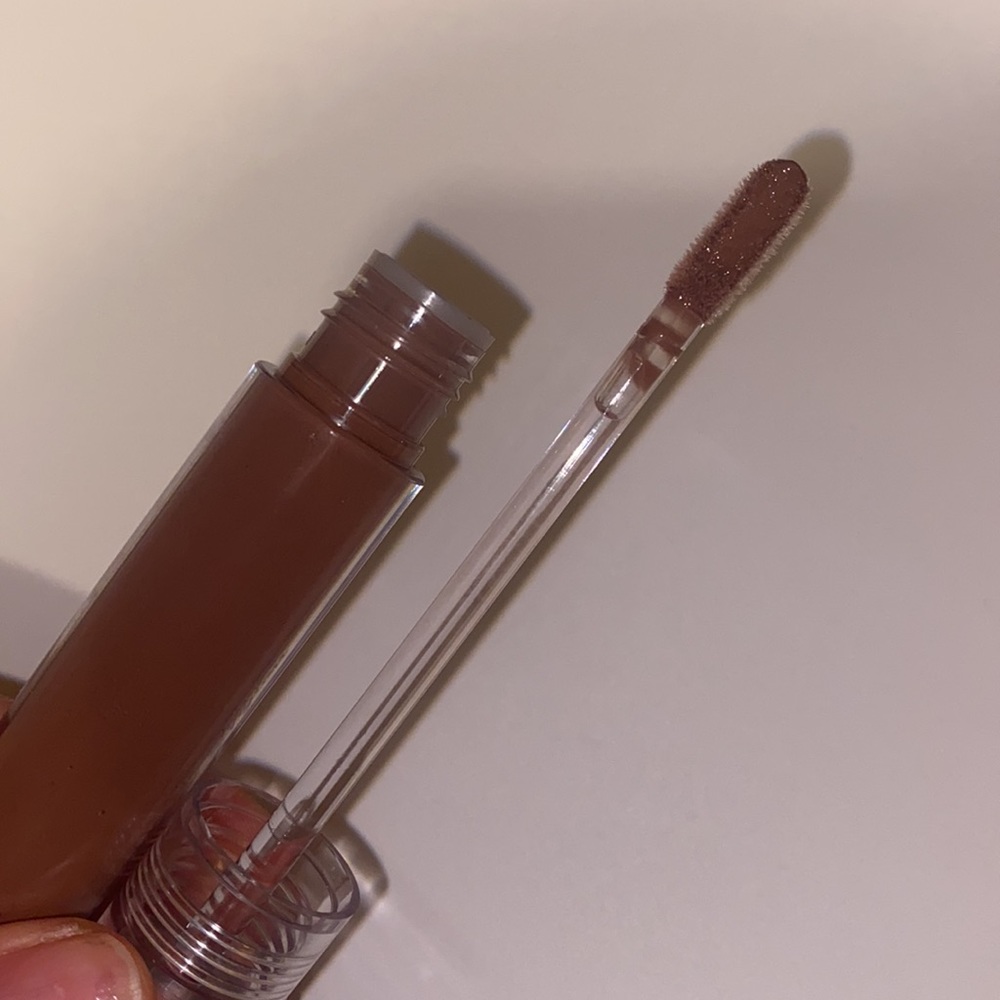 1 nude lip gloss